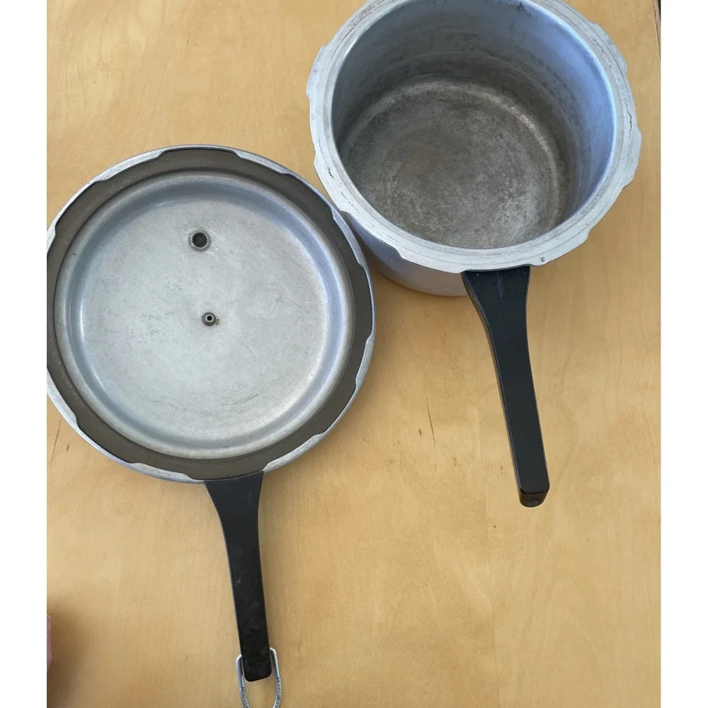 Vintage Mirro Matic Aluminum Pressure Cooker 394M 4 Quart